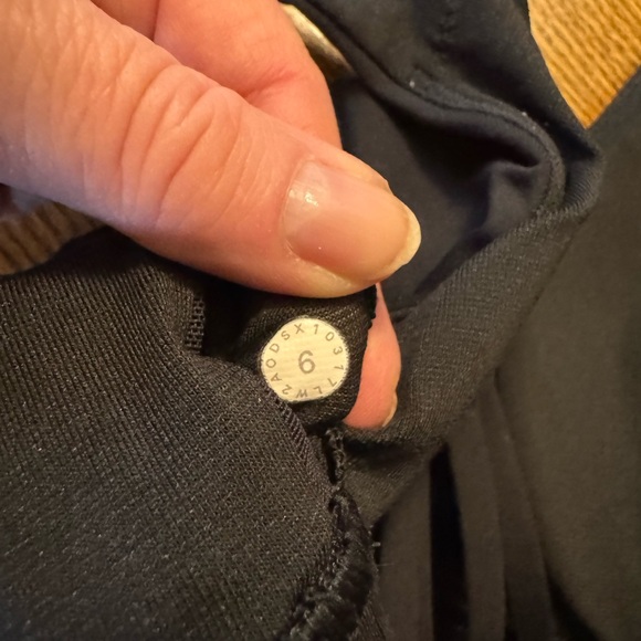 Lululemon Women's Black Strappy Bralette - Picture 3 of 4